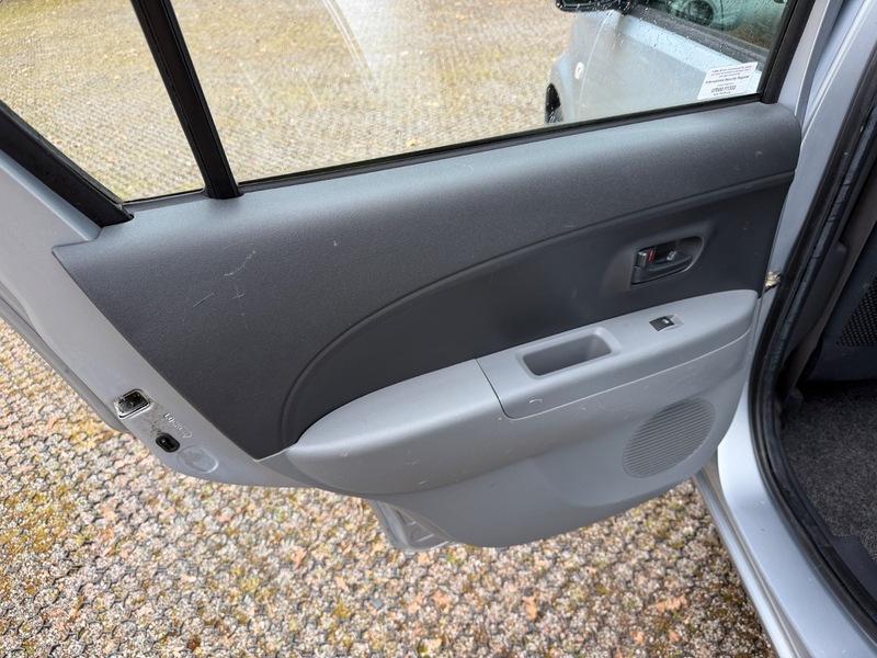 Daihatsu Sirion Hatchback Se 2009 Silver #40