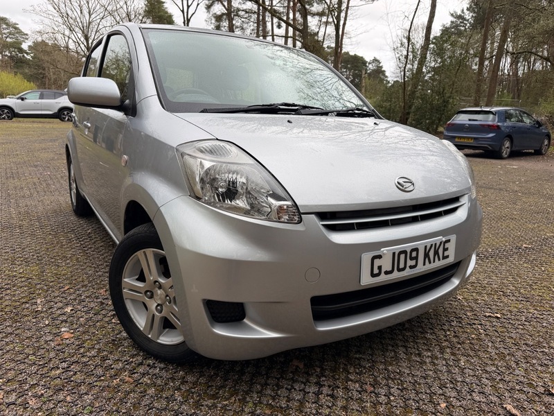 Daihatsu Sirion Hatchback Se 2009 Silver #1