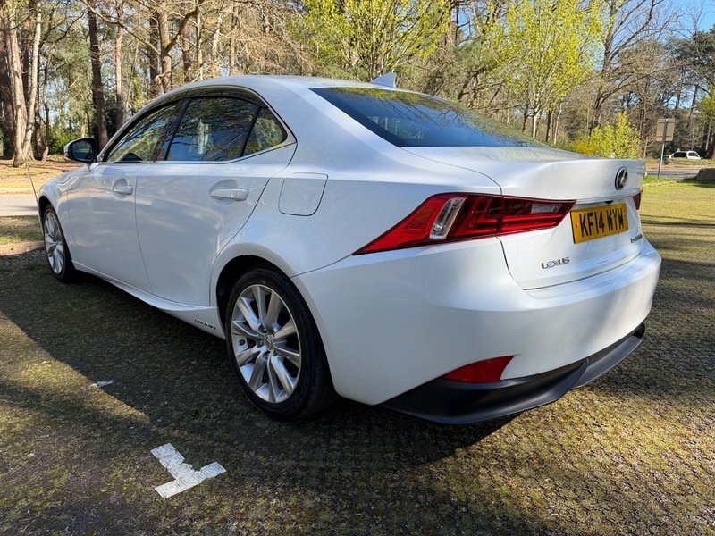Lexus IS Se White #5