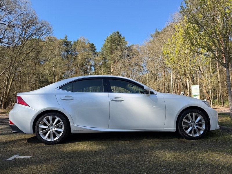 Lexus IS Se White #6
