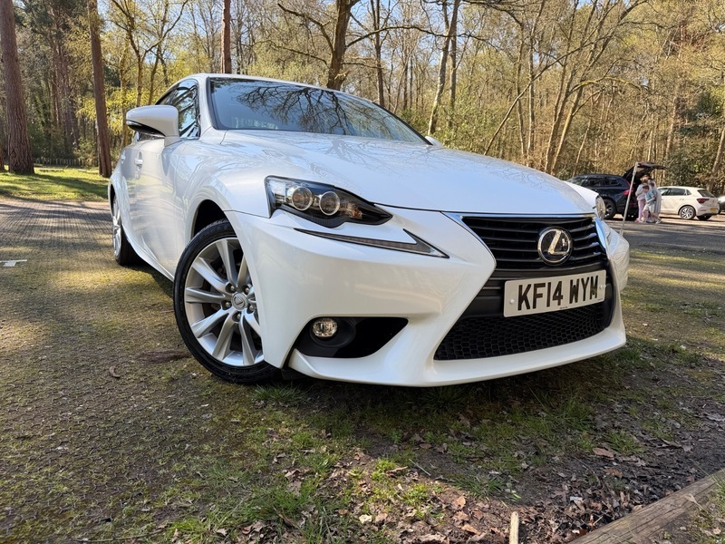 Lexus IS Se White #2