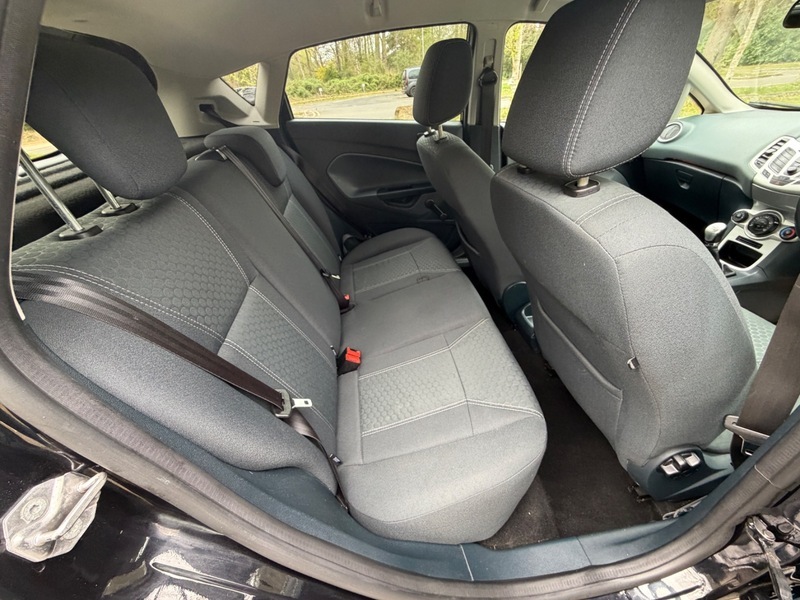 Ford Fiesta Zetec Black #4