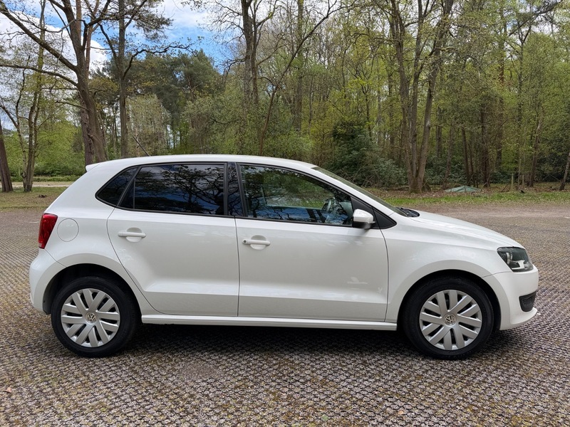 Volkswagen Polo Hatchback KF14WZJ White #6