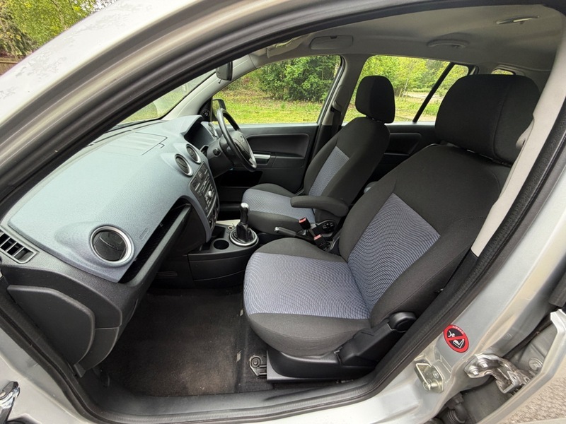 Ford Fusion Zetec Tdci Silver #3