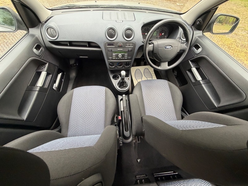 Ford Fusion Zetec Tdci Silver #2