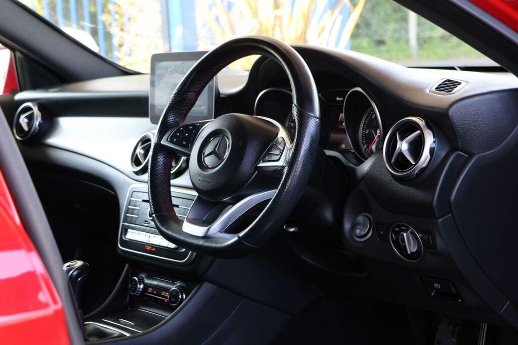 Mercedes-Benz GLA Class 2.1 Gla200d Amg Line Euro 6 Ss Red #4