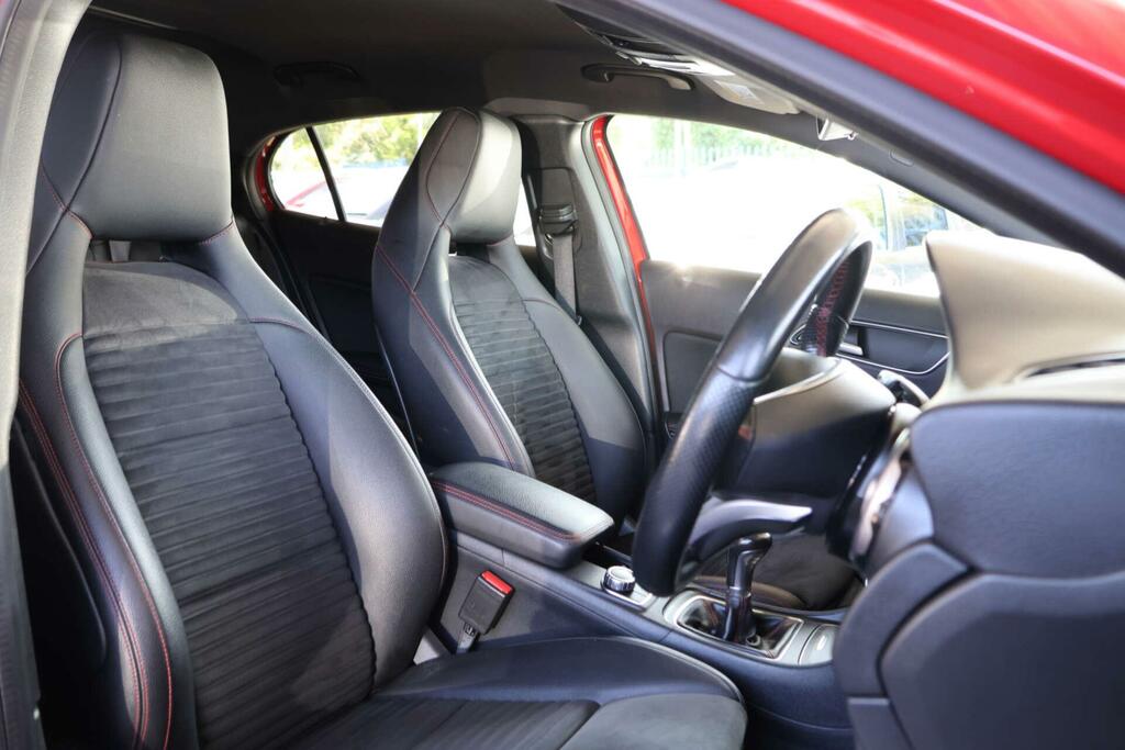 Mercedes-Benz GLA Class 2.1 Gla200d Amg Line Euro 6 Ss Red #5