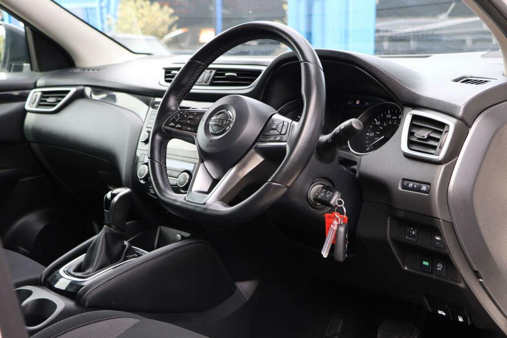 Nissan Qashqai 1.3 Dig-t Acenta Premium Dct Euro 6 Ss VO21WVP White #4