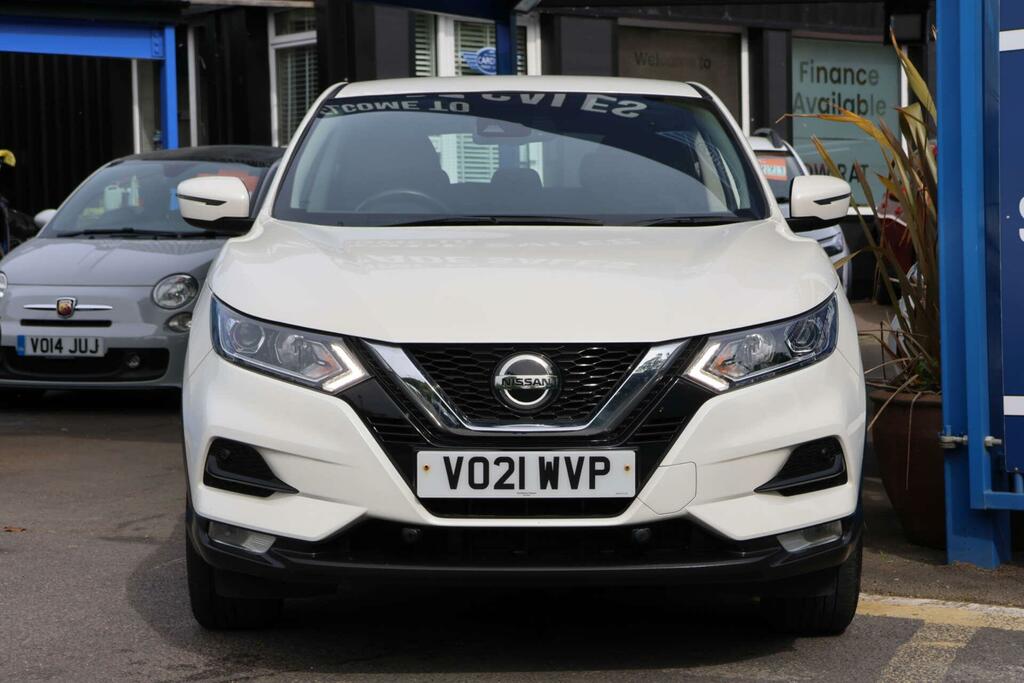 Nissan Qashqai 1.3 Dig-t Acenta Premium Dct Euro 6 Ss VO21WVP White #3