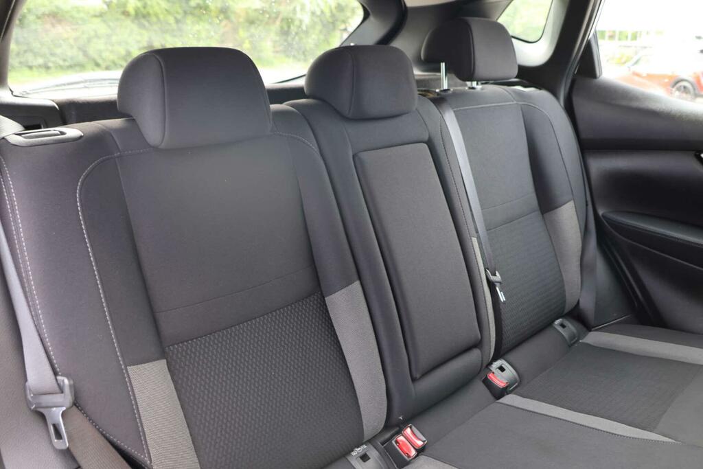 Nissan Qashqai 1.3 Dig-t Acenta Premium Dct Euro 6 Ss VO21WVP White #6