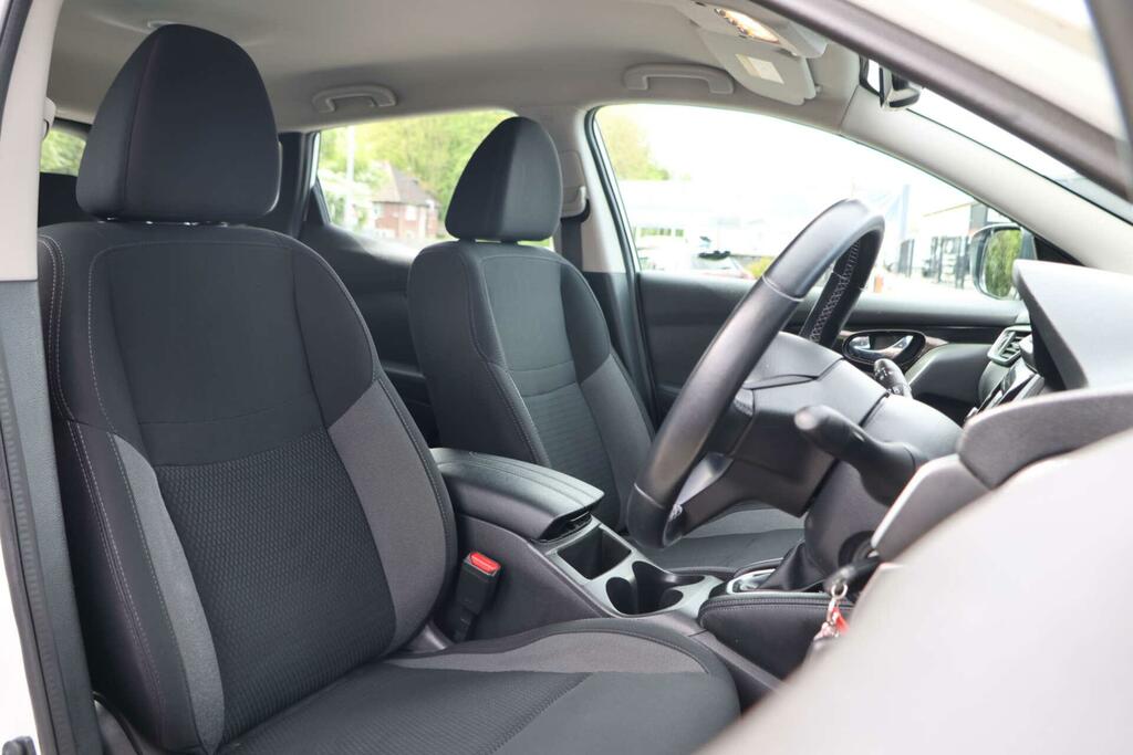 Nissan Qashqai 1.3 Dig-t Acenta Premium Dct Euro 6 Ss VO21WVP White #5