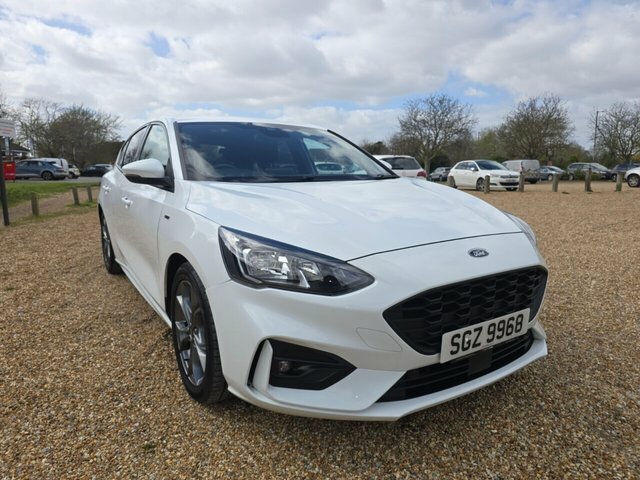 Ford Focus Ecoblue St-line Hatchback White