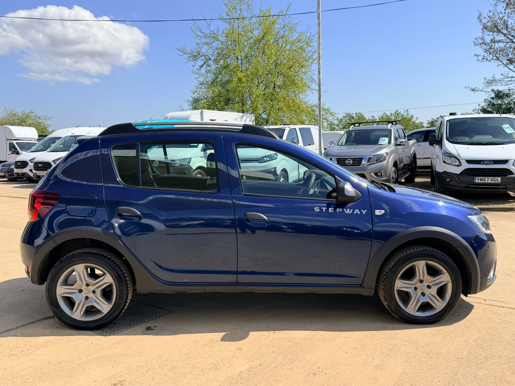 Dacia Sandero Stepway 1.5 Dci Ambiance Hatchback Euro SB17FFN Blue #2