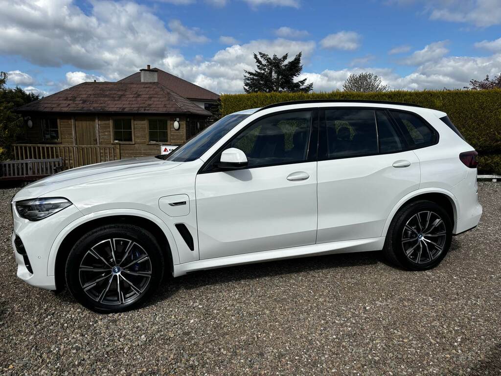 BMW X5 Xdrive45e M Sport HV22OHC White #2
