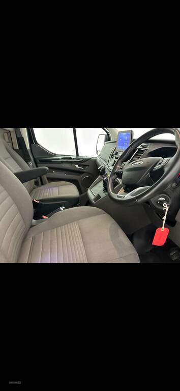 Ford Tourneo Custom 2.0 Ecoblue 130Ps Low Roof 8 Seater Titanium Black #6