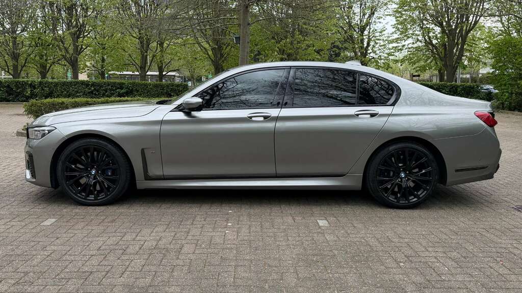 BMW 7 Series 3.0 730D M Sport Grey #4