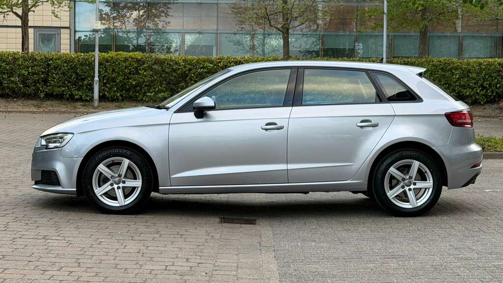 Audi A3 1.0 A3 Sportback 30 Tfsi Se Technik BG68LEJ Silver #5