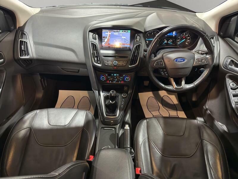 Ford Focus 2.0 Tdci Titanium X Euro 6 S S EN65GZH #2