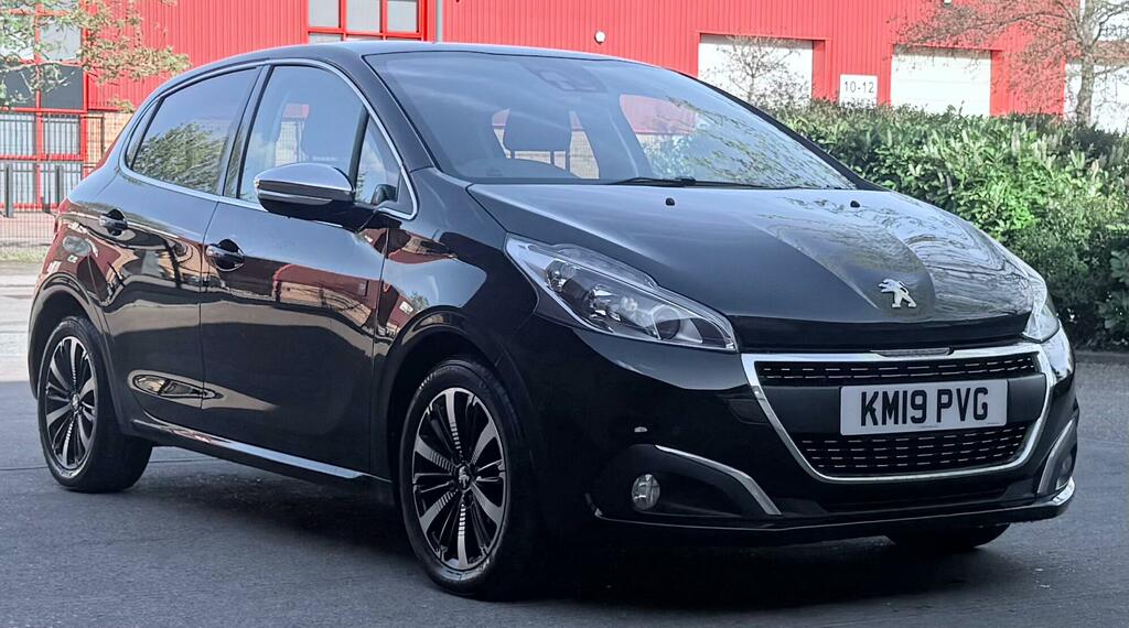 Peugeot 208 1.2 Puretech Tech Edition Euro 6 Ss Black