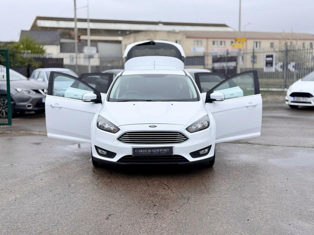 Ford Focus Hatchback 1.5 Tdci Zetec Edition Euro 6 Ss FE67AYX White #6