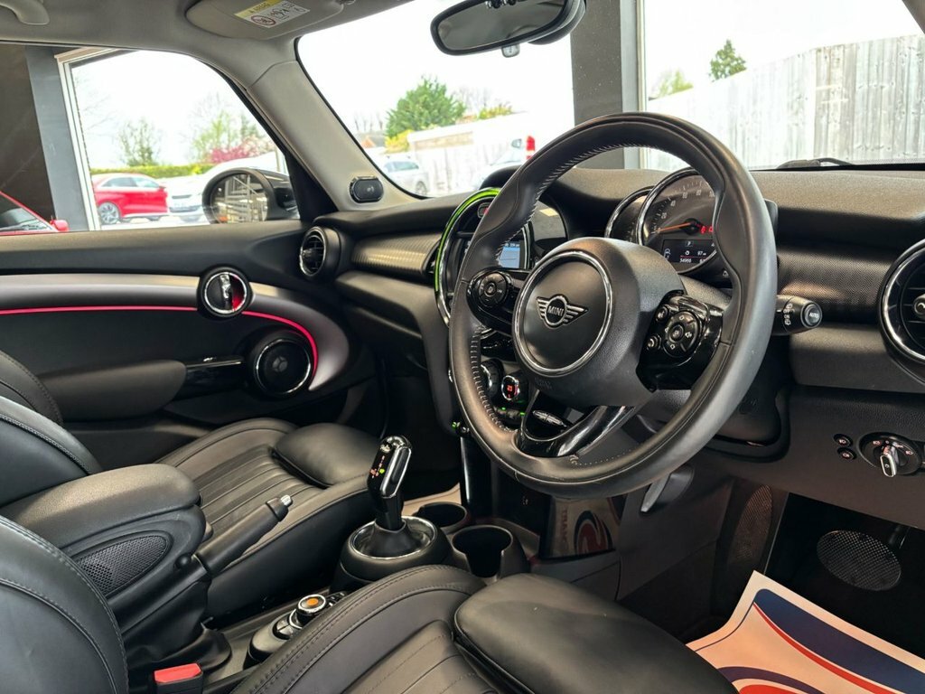 Mini Hatch 1.5L Cooper Exclusive LG69UJO Silver #2