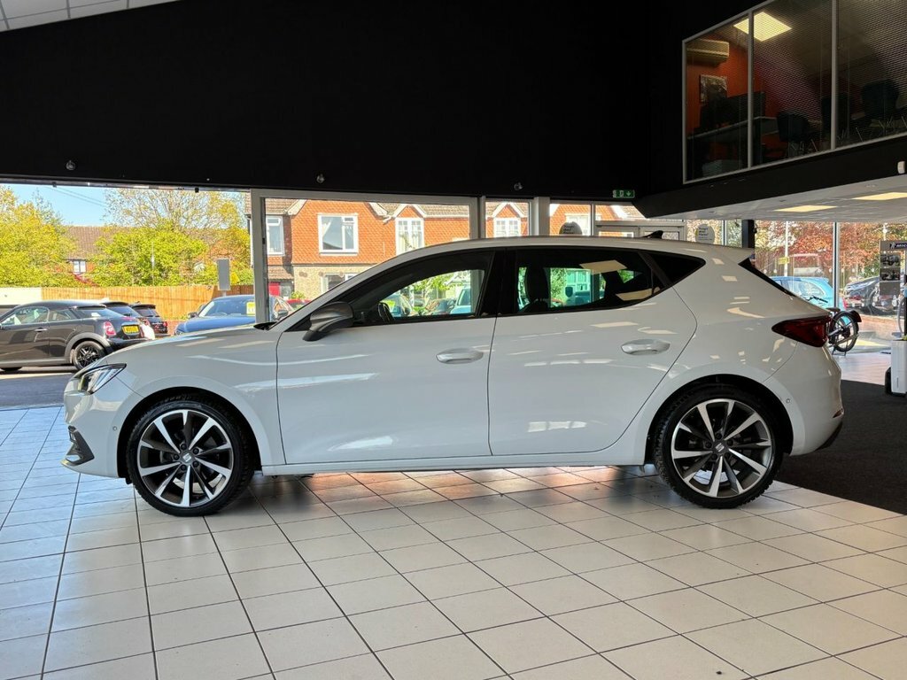 Seat Leon 1.5L Fr Sport WU23OGB White #6