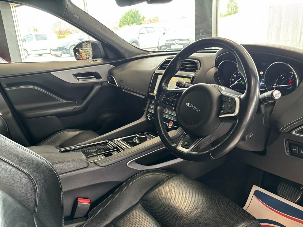 Jaguar F-Pace 2L R-sport LF69YNT Black #2
