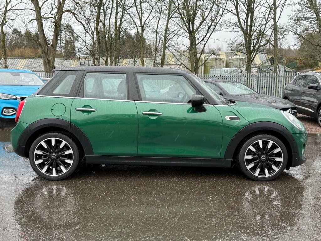 Mini Hatch 1.5L Cooper Exclusive MJ69KSF Green #4