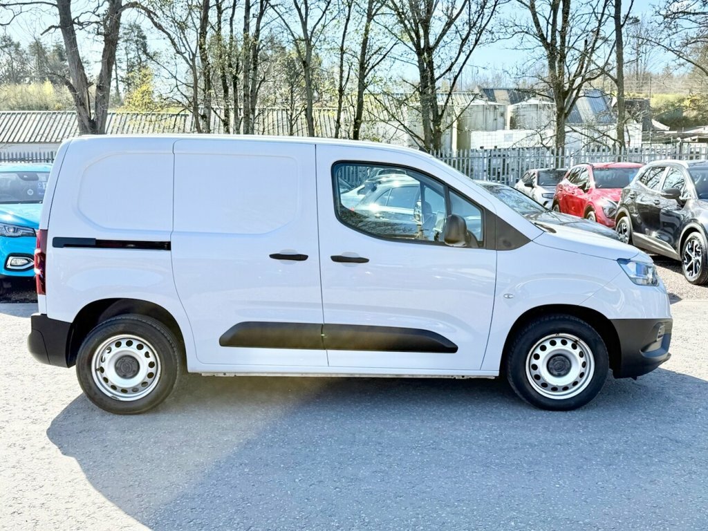 Toyota Proace City 1.5L Active MK22XZF White #4