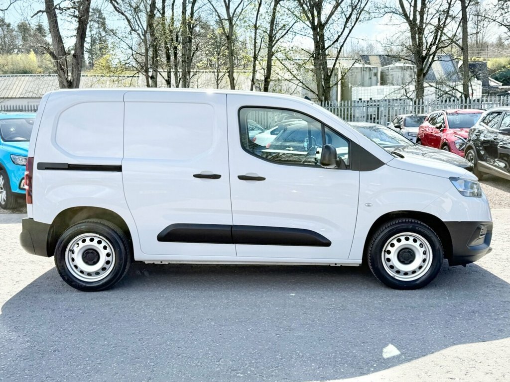 Toyota Proace City 1.5L Active MA22JZF White #4
