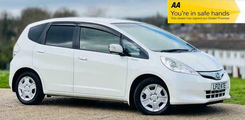 Honda Jazz 1.3H Ima Cvt White