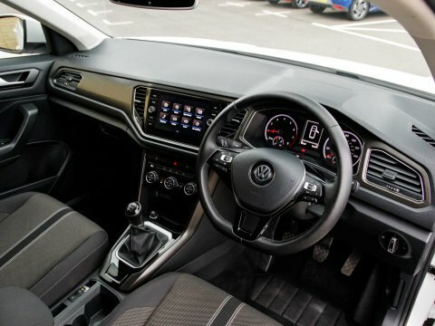 Volkswagen T-Roc Suv GD69KNL White #4