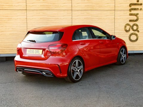 Mercedes-Benz A Class A 250 4Matic Amg Premium Red #2