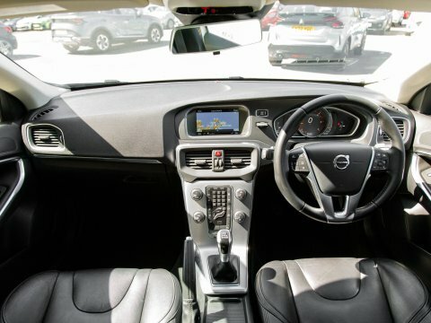 Volvo V40 Hatchback KM66TNN White #3