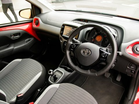 Toyota Aygo Hatchback FX20ZTT Red #4