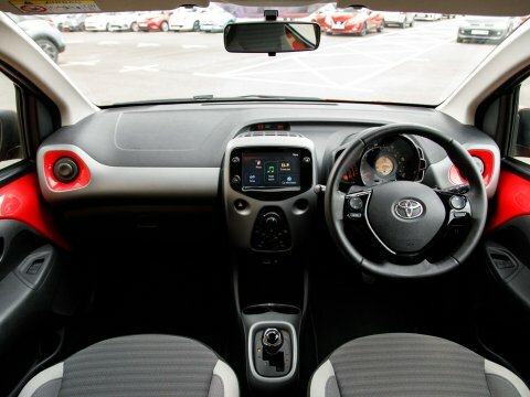 Toyota Aygo Hatchback FX20ZTT Red #3