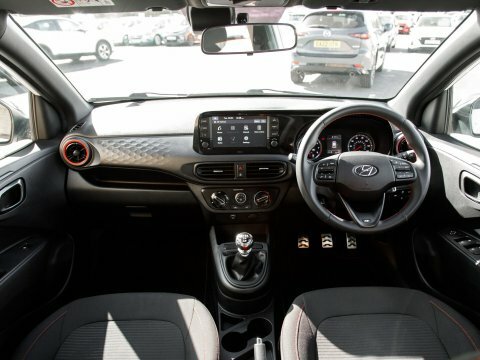 Hyundai I10 Hatchback MD21VSN White #3