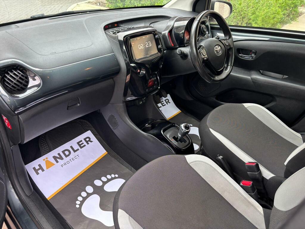 Toyota Aygo 1.0 Vvt-i X-press X-shift Euro 6 PJ18PMY Grey #3