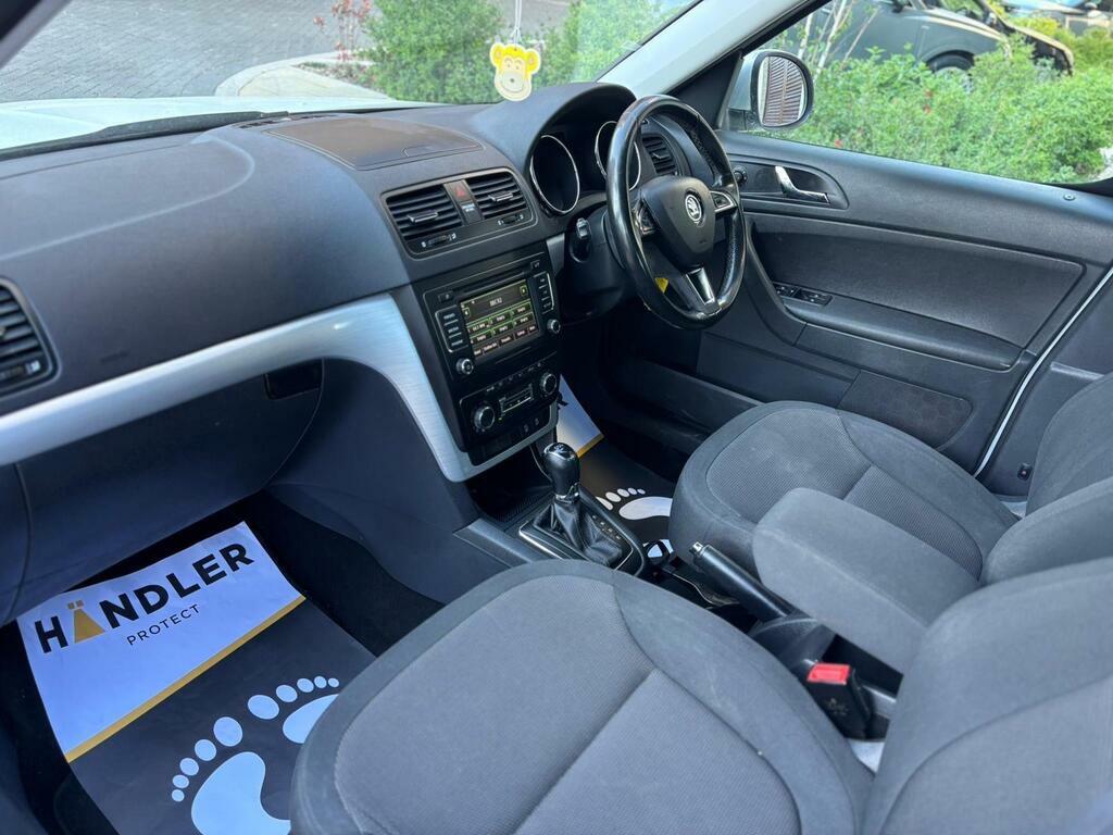Skoda Yeti 1.2 Tsi Se Outdoor Dsg Euro 5 YE64AHZ White #3