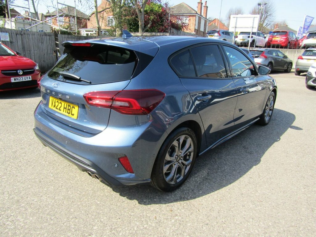 Ford Focus 1L St-line VA22HBC Blue #4