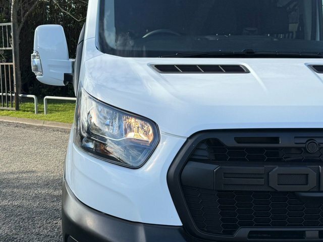 Ford Transit Custom Manual HJ23USS White #5