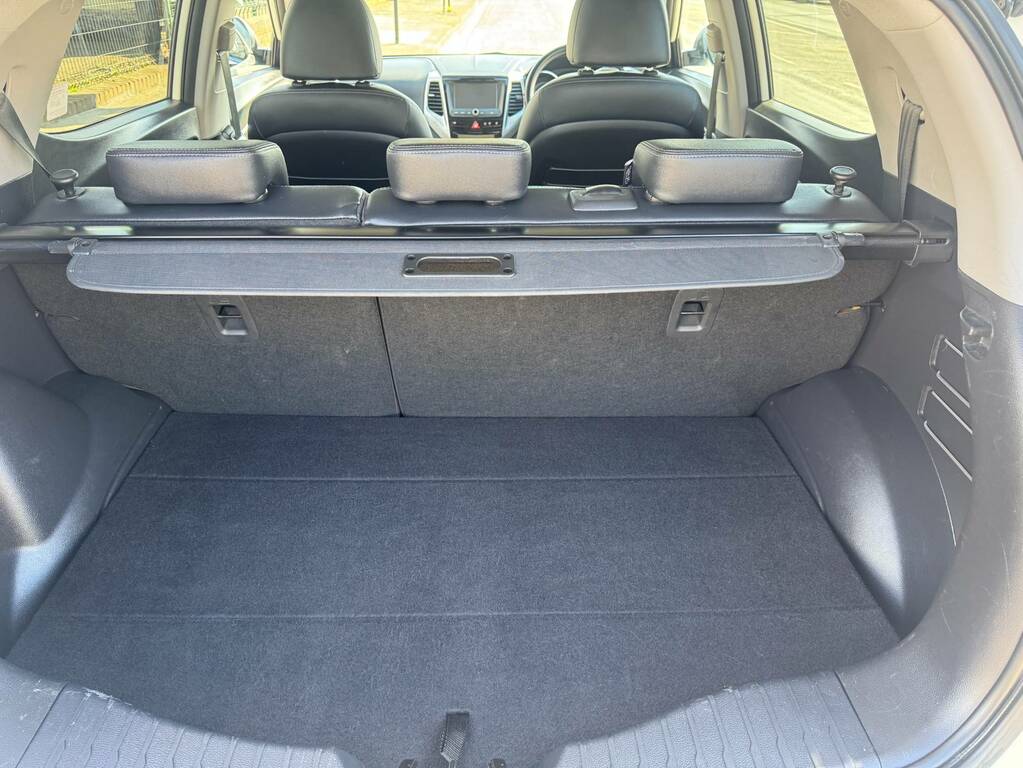 SsangYong Tivoli 1.6 D Elx White #5