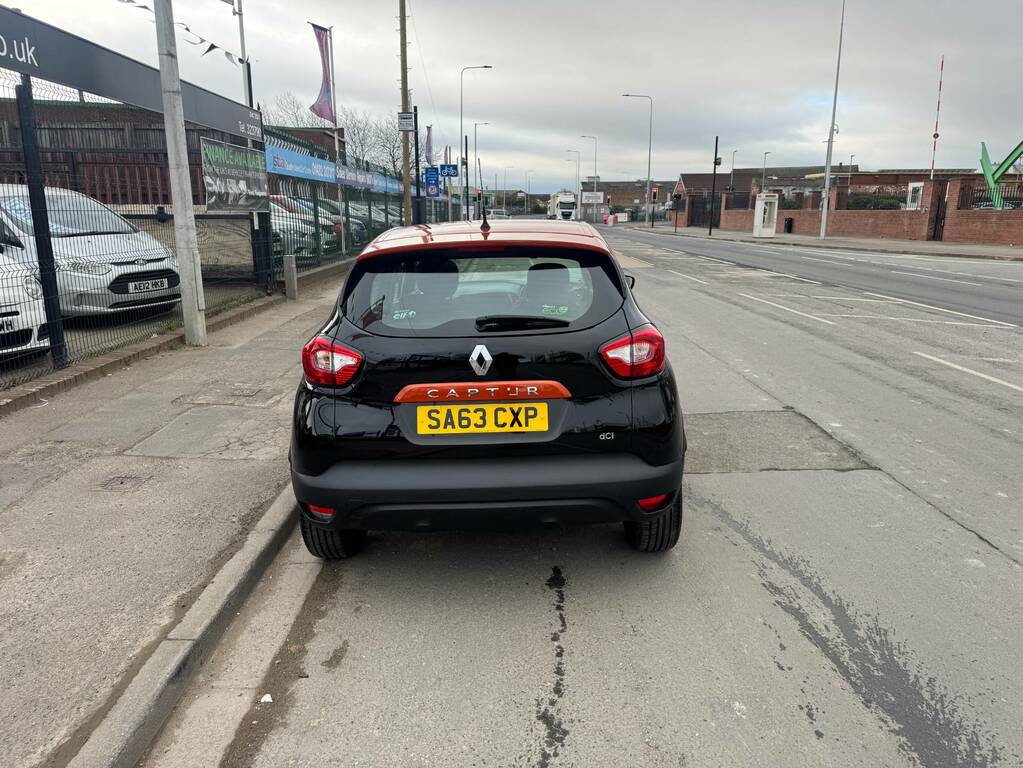 Renault Captur 1.5 Dci 90 Dynamique Medianav Energy SA63CXP Black #4