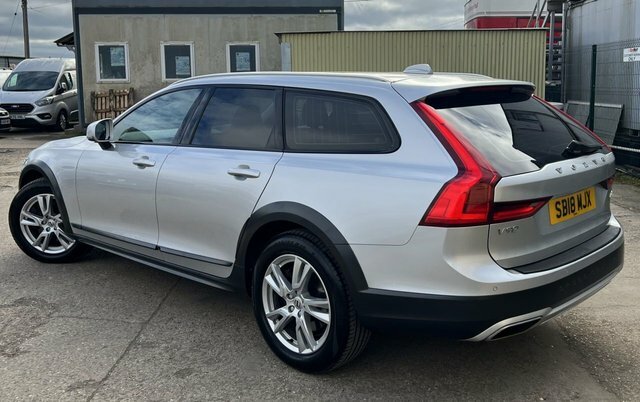 Volvo V90 Cross Country 2.0 D4 Pro Estate Awd Euro 6 S S Silver #4