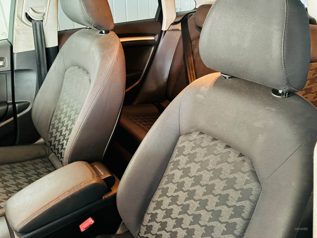 Audi A3 2.0 Tdi Se UIG1273 White #2