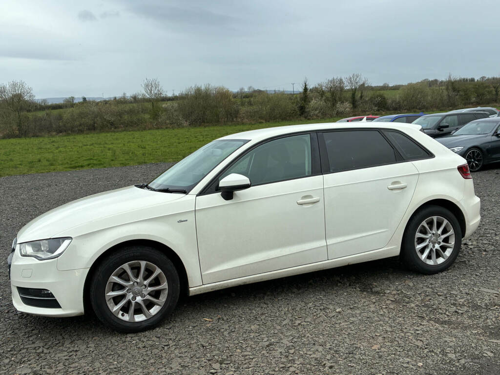 Audi A3 2.0 Tdi Se UIG1273 White #3