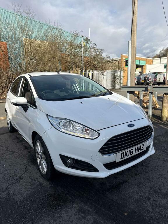 Ford Fiesta 1.0T Ecoboost Titanium Euro 6 Ss White