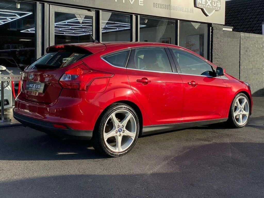 Ford Focus Hatchback 1.6 Tdci Titanium Navigator Euro 5 Ss MK64YNS Red #3
