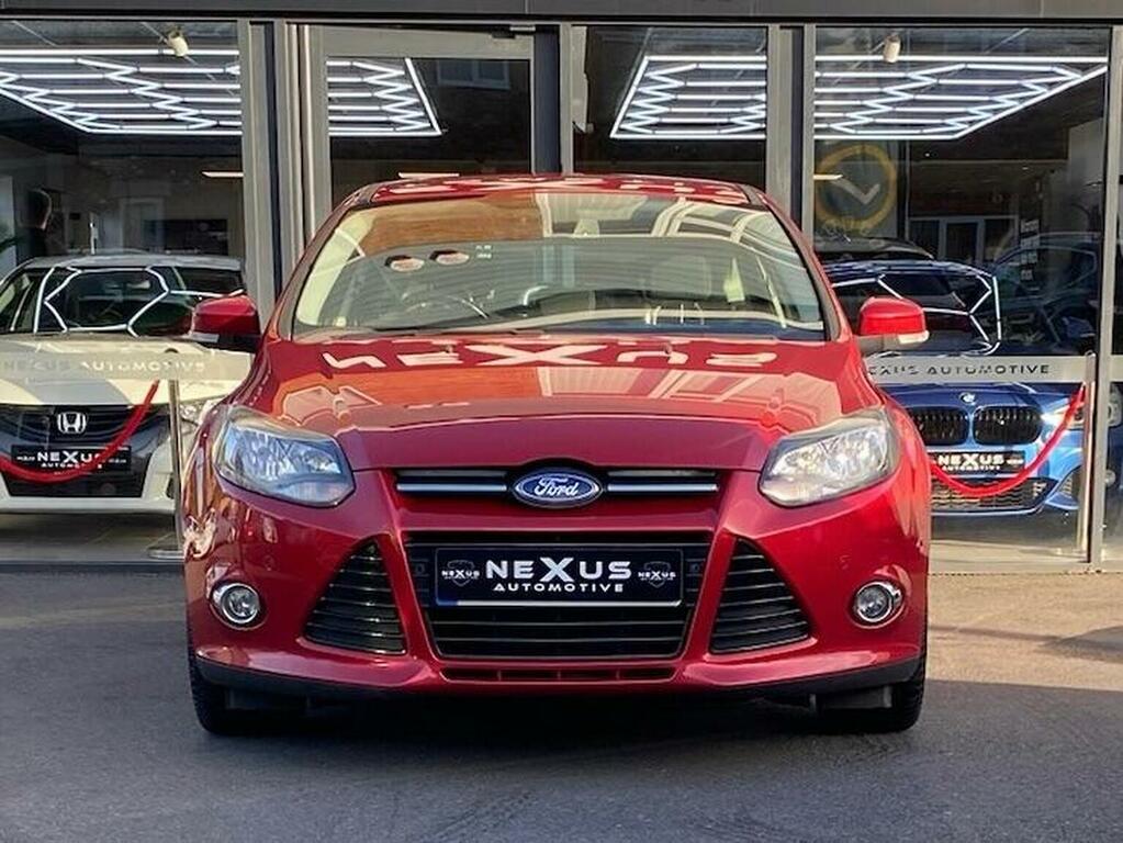 Ford Focus Hatchback 1.6 Tdci Titanium Navigator Euro 5 Ss MK64YNS Red #4