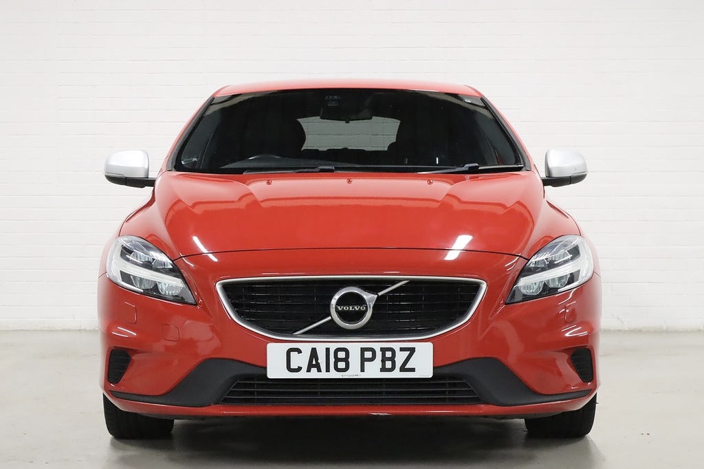 Volvo V40 D2 R-design Pro Red #2